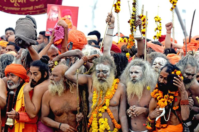 Glimpses of the ‘Snan’ on Makar Sankranti during Maha-Kumbh Mela 2025 at Prayagraj, in Uttar Pradesh on January 14, 2025.:Ministry of Culture