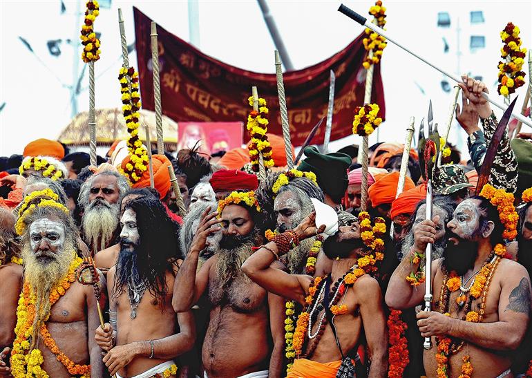 Glimpses of the ‘Snan’ on Makar Sankranti during Maha-Kumbh Mela 2025 at Prayagraj, in Uttar Pradesh on January 14, 2025.:Ministry of Culture