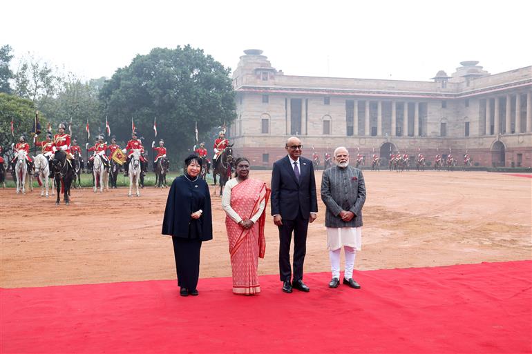 PM attends the Ceremonial Reception of the President of the Republic of Singapore, Mr. Tharman Shanmugaratnam at Rashtrapati Bhavan, in New Delhi on January 16, 2025.