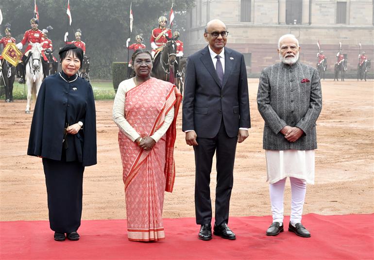 PM attends the Ceremonial Reception of the President of the Republic of Singapore, Mr. Tharman Shanmugaratnam at Rashtrapati Bhavan, in New Delhi on January 16, 2025.
