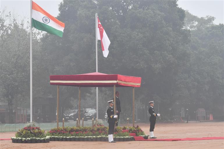 The President of India, Smt. Droupadi Murmu accorded a ceremonial welcome to Mr Tharman Shanmugaratnam, President of the Republic of Singapore at Rashtrapati Bhavan, in New Delhi on January 16, 2025.