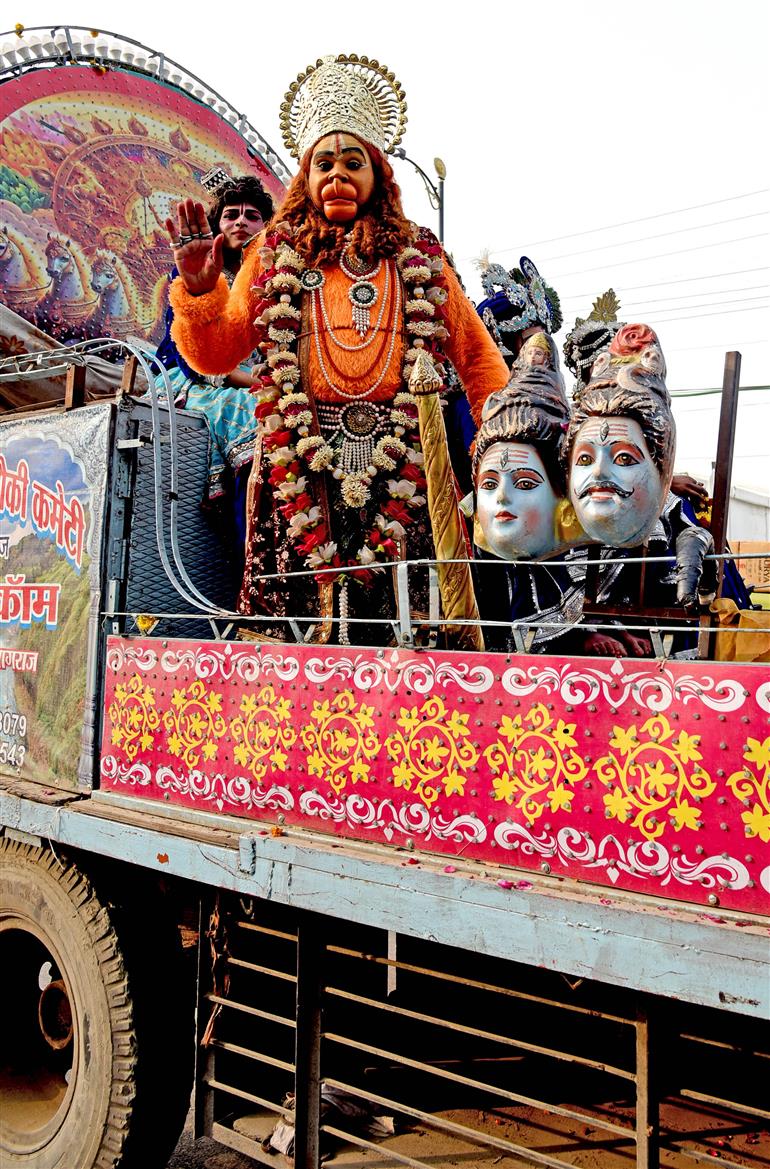 Devotees participates in Shobha Yatra during the Maha Kumbh Mela 2025 at Prayagraj, in Uttar Pradesh on January 16, 2025.:Ministry of Culture