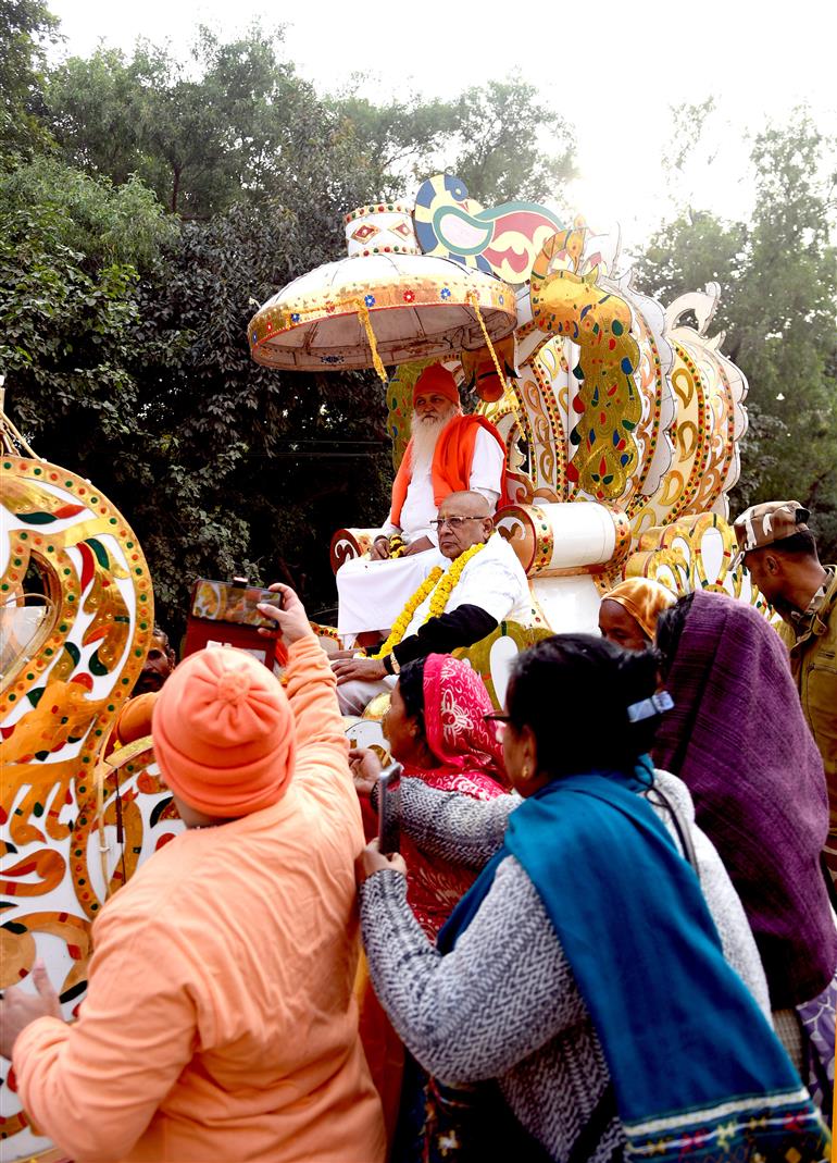 Devotees participates in Shobha Yatra during the Maha Kumbh Mela 2025 at Prayagraj, in Uttar Pradesh on January 16, 2025.:Ministry of Culture