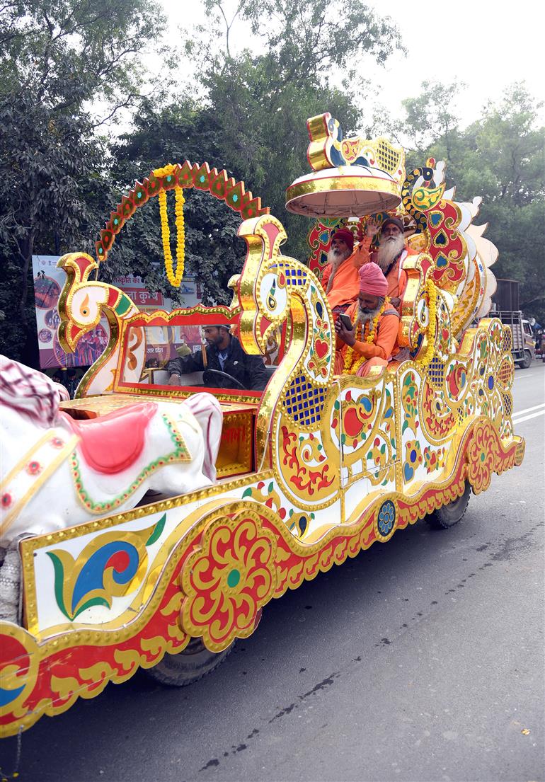 Devotees participates in Shobha Yatra during the Maha Kumbh Mela 2025 at Prayagraj, in Uttar Pradesh on January 16, 2025.:Ministry of Culture