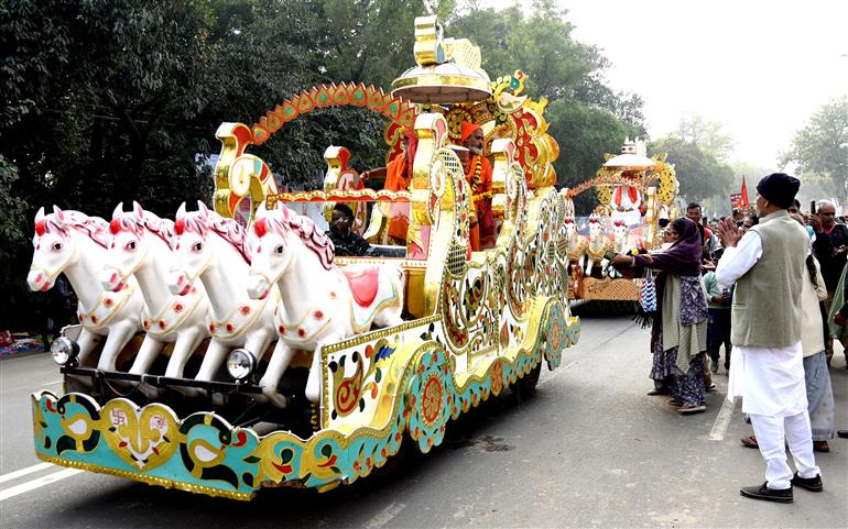 Devotees participates in Shobha Yatra during the Maha Kumbh Mela 2025 at Prayagraj, in Uttar Pradesh on January 16, 2025.:Ministry of Culture