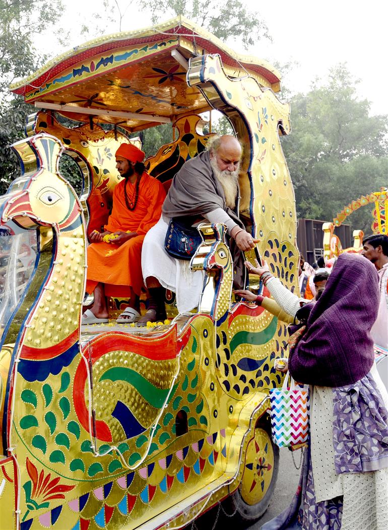 Devotees participates in Shobha Yatra during the Maha Kumbh Mela 2025 at Prayagraj, in Uttar Pradesh on January 16, 2025.:Ministry of Culture