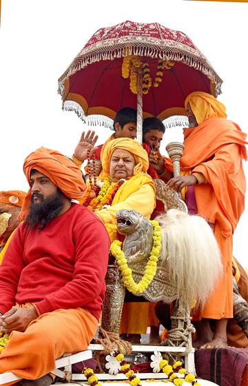 Holy sages bless devotees during a Shobha Yatra at the Maha-Kumbh Mela in Prayagraj on January 17, 2025:Ministry of Culture