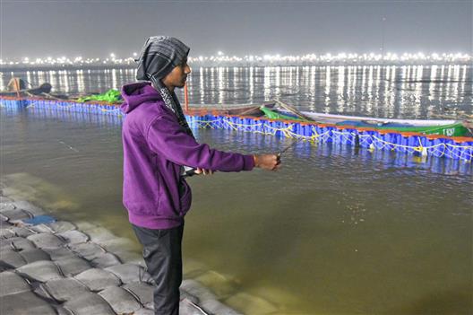 Visuals of Sangam Ghat Snan at the Maha Kumbh Mela, Prayagraj. Photo captured on January 17, 2025.:Ministry of Culture