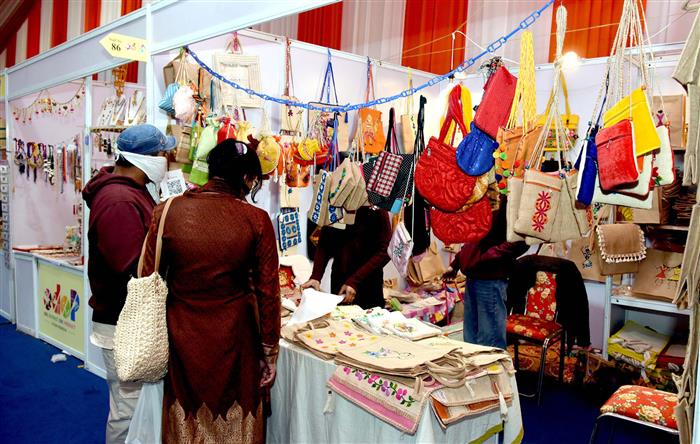 Visitors exploring ‘One District One Product’ Exhibition at the Maha Kumbh Mela in Prayagraj, Uttar Pradesh captured on January 18, 2025.:Ministry of Culture