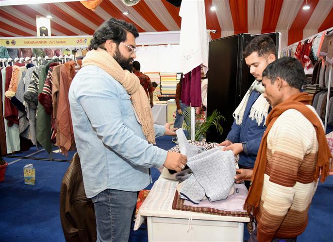 Visitors exploring ‘One District One Product’ Exhibition at the Maha Kumbh Mela in Prayagraj, Uttar Pradesh captured on January 18, 2025.:Ministry of Culture