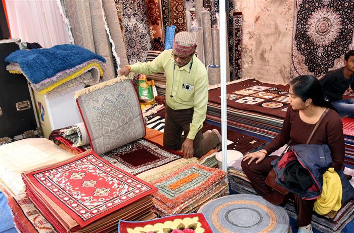 Visitors exploring ‘One District One Product’ Exhibition at the Maha Kumbh Mela in Prayagraj, Uttar Pradesh captured on January 18, 2025.:Ministry of Culture