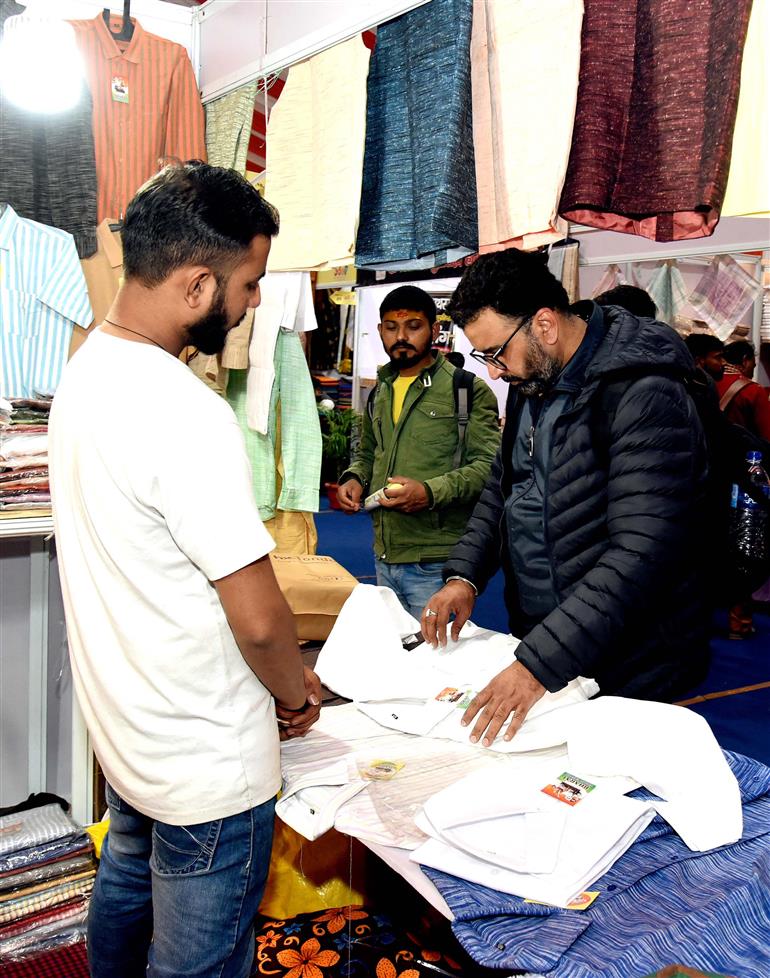 The ‘One District One Product’ Exhibition at the Maha Kumbh Mela in Prayagraj attracted large number of visitors, in Uttar Pradesh. Photo captured on January 18, 2025.:Ministry of Culture