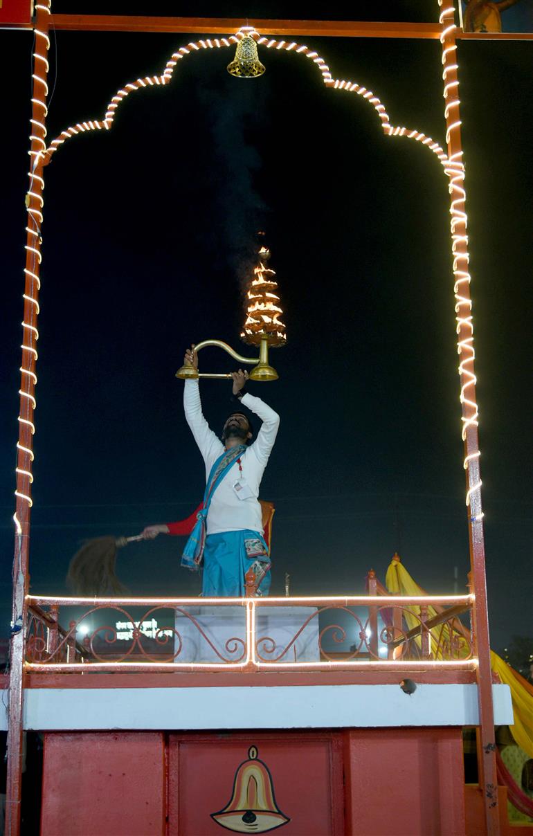 Glimpses of Ganga Arti at Sthal Sangam, Maha Kumbh Mela Photo taken at Prayagraj, in Uttar Pradesh on January 18, 2025.:Ministry of Culture