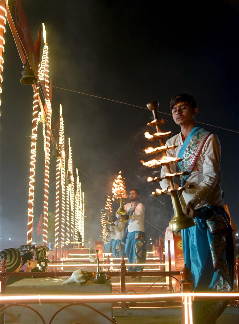 Glimpses of Ganga Arti at Sthal Sangam, Maha Kumbh Mela Photo taken at Prayagraj, in Uttar Pradesh on January 18, 2025.:Ministry of Culture