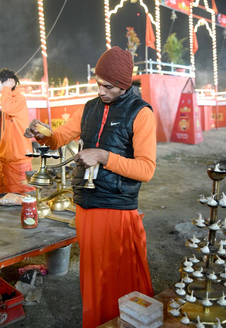 Glimpses of Ganga Arti at Sthal Sangam, Maha Kumbh Mela Photo taken at Prayagraj, in Uttar Pradesh on January 18, 2025.:Ministry of Culture