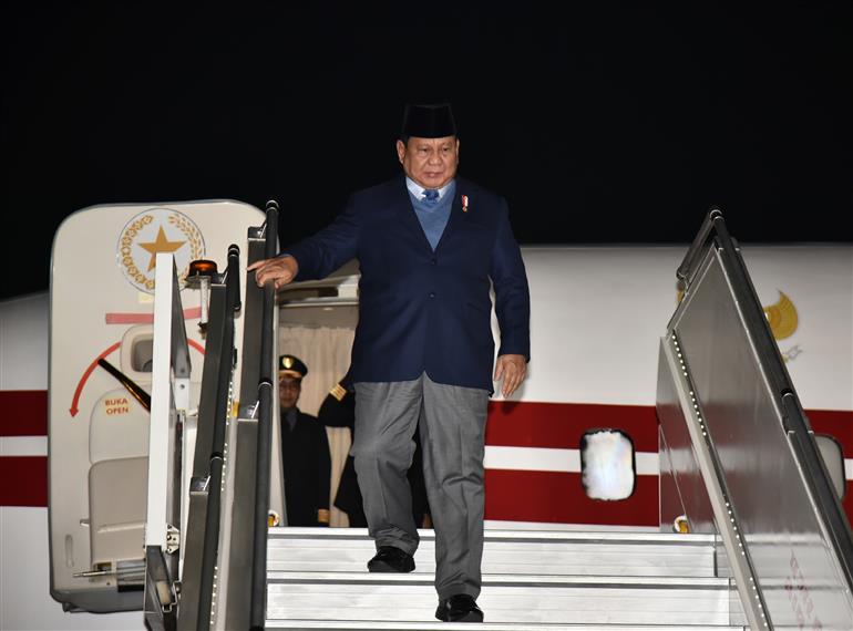 Mr. Prabowo Subianto, the President of the Republic of Indonesia receives warm welcome by the Minister of State for External Affairs and Textiles, Shri Pabitra Margherita, in New Delhi on January 23, 2025.