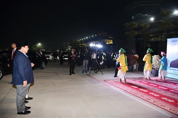 Mr. Prabowo Subianto, the President of the Republic of Indonesia receives warm welcome by the Minister of State for External Affairs and Textiles, Shri Pabitra Margherita, in New Delhi on January 23, 2025.