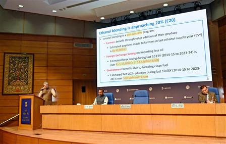 The Union Minister of Railways, Information and Broadcasting and Electronics and Information Technology, Shri Ashwini Vaishnaw briefing the media on Cabinet decisions at National Media Centre, in New Delhi on January 29, 2025.:Ministry of Information & Broadcasting