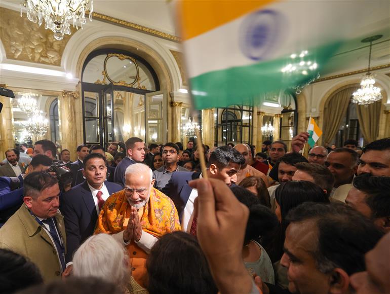 PM receives a rousing welcome by Indian community on his arrival at hotel, in Buenos Aires, Argentina on July 04, 2025.:Prime Minister's Office PM receives a rousing welcome by Indian community on his arrival at hotel, in Buenos Aires, Argentina on July 04, 2025.:Prime Minister