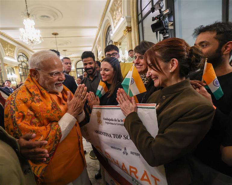 PM receives a rousing welcome by Indian community on his arrival at hotel, in Buenos Aires, Argentina on July 04, 2025.:Prime Minister's Office PM receives a rousing welcome by Indian community on his arrival at hotel, in Buenos Aires, Argentina on July 04, 2025.:Prime Minister