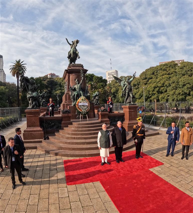 PM laying wreath at San Martin Memorial, in Buenos Aires, Argentina on July 05, 2025.:Prime Minister's Office PM laying wreath at San Martin Memorial, in Buenos Aires, Argentina on July 05, 2025.:Prime Minister