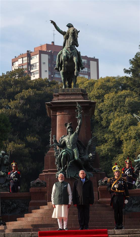 PM laying wreath at San Martin Memorial, in Buenos Aires, Argentina on July 05, 2025.:Prime Minister's Office PM laying wreath at San Martin Memorial, in Buenos Aires, Argentina on July 05, 2025.:Prime Minister