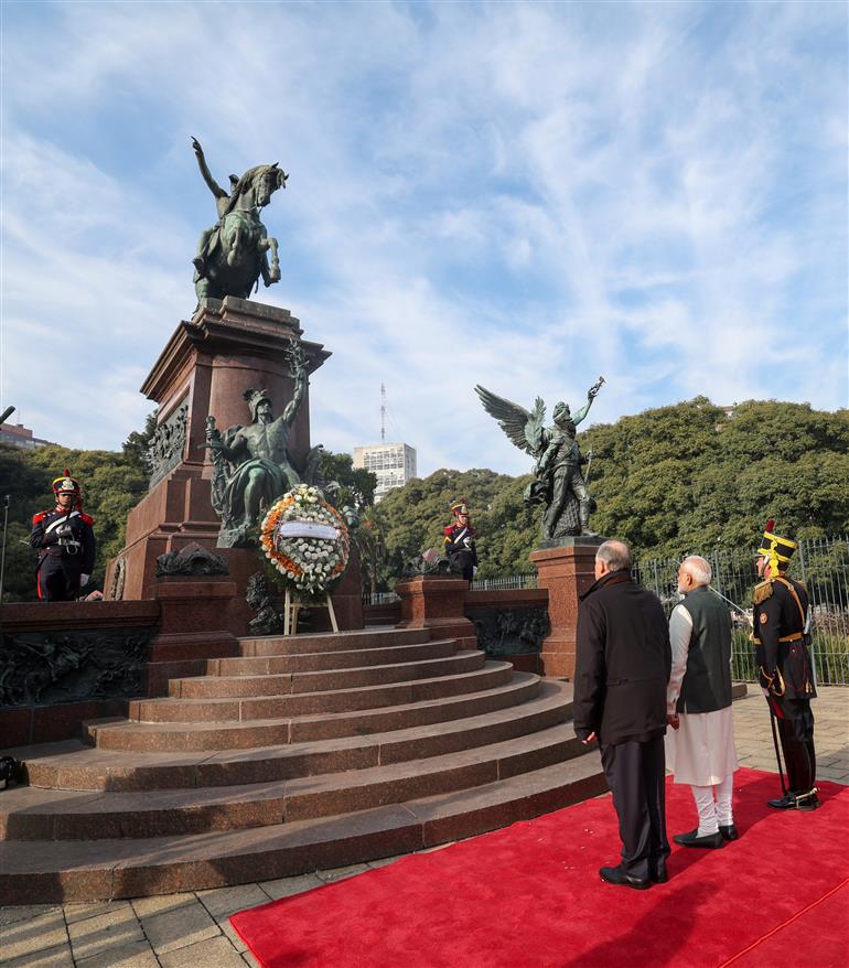 PM laying wreath at San Martin Memorial, in Buenos Aires, Argentina on July 05, 2025.:Prime Minister's Office PM laying wreath at San Martin Memorial, in Buenos Aires, Argentina on July 05, 2025.:Prime Minister