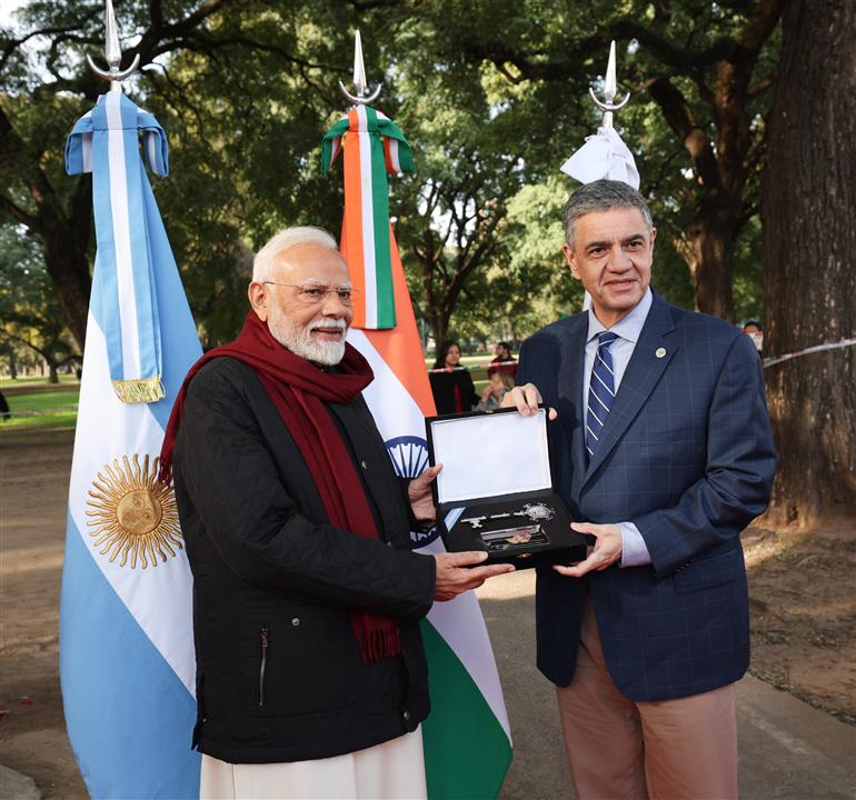 PM paid floral tributes at the bust of Mahatma Gandhi and receiving over the Key of the City of Buenos Aires by the Chief of Government of Buenos Aires, Mr. Jorge Macri at Buenos Aires, in Argentina on July 05, 2025.:Prime Minister's Office PM paid floral tributes at the bust of Mahatma Gandhi and receiving over the Key of the City of Buenos Aires by the Chief of Government of Buenos Aires, Mr. Jorge Macri at Buenos Aires, in Argentina on July 05, 2025.:Prime Minister