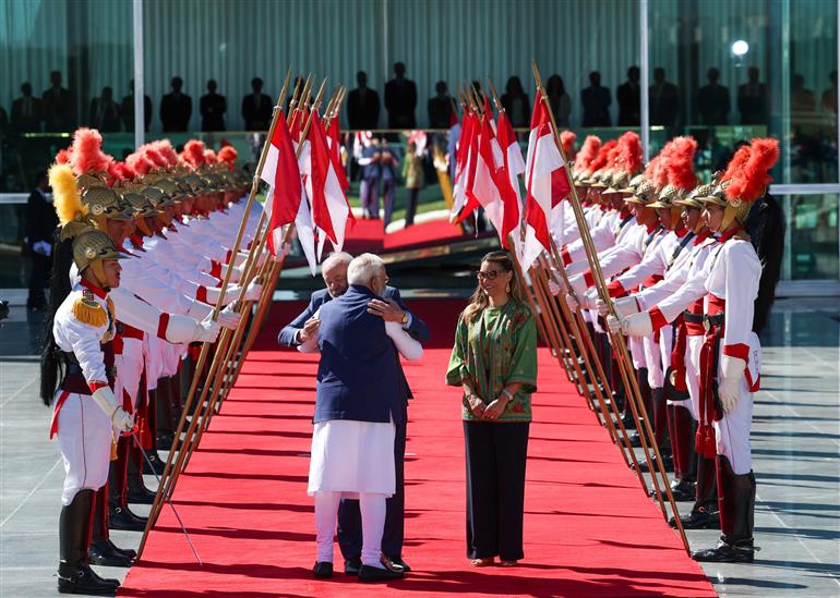 PM receives Warm Ceremonial Welcome by Brazilian President Luiz Inacio Lula da Silva with Military Honours at the Alvorada Palace in Brasilia, in Brazil on July 08, 2025.:Prime Minister's Office PM receives Warm Ceremonial Welcome by Brazilian President Luiz Inacio Lula da Silva with Military Honours at the Alvorada Palace in Brasilia, in Brazil on July 08, 2025.:Prime Minister