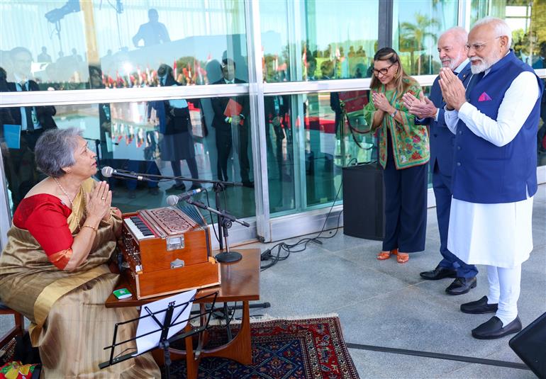 PM witnesses a captivating Indian classical music performance during his Ceremonial Welcome by Brazilian President Luiz Inacio Lula da Silva at the Alvorada Palace in Brasilia, in Brazil on July 08, 2025.:Prime Minister's Office PM witnesses a captivating Indian classical music performance during his Ceremonial Welcome by Brazilian President Luiz Inacio Lula da Silva at the Alvorada Palace in Brasilia, in Brazil on July 08, 2025.:Prime Minister