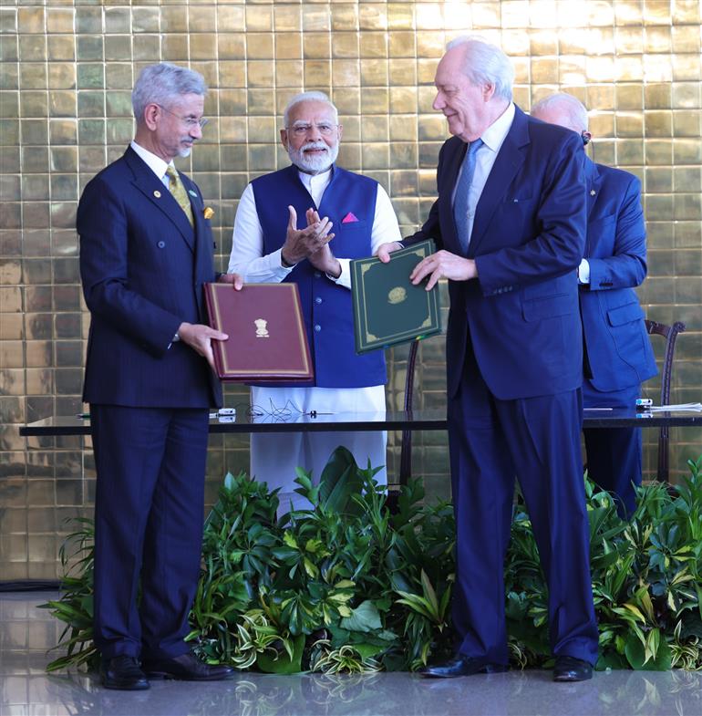 PM and the President of Brazil, Mr. Luiz Inácio Lula da Silva witnessing the signing of several MoUs between India and Brazil at Brasília, in Brazil on July 08, 2025.:Prime Minister's Office PM and the President of Brazil, Mr. Luiz Inácio Lula da Silva witnessing the signing of several MoUs between India and Brazil at Brasília, in Brazil on July 08, 2025.:Prime Minister