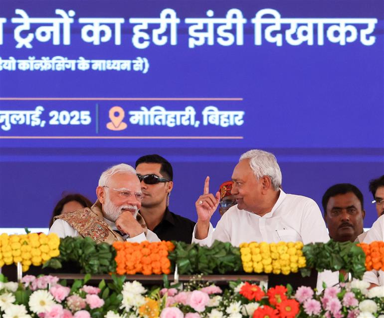 PM at the foundation stone laying and inauguration of various projects at Motihari, in Bihar on July 18, 2025.