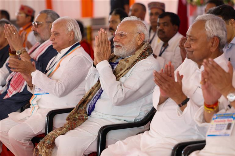PM at the foundation stone laying and inauguration of various projects at Motihari, in Bihar on July 18, 2025.
