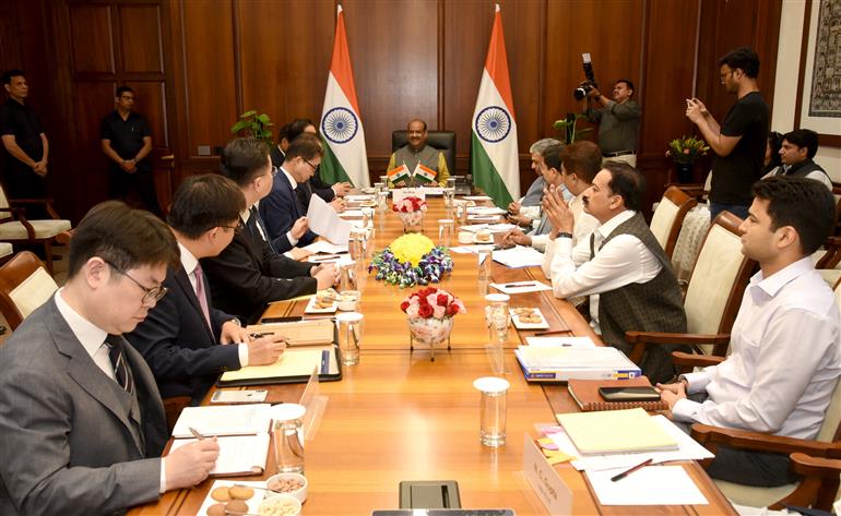 The Lok Sabha Speaker, Shri Om Birla meeting with the parliamentary delegation of special envoys from the Republic of Korea, led by former Prime Minister of South Korea, Mr. Kim Boo Kyum at Parliament House, in New Delhi on July 18, 2025.
