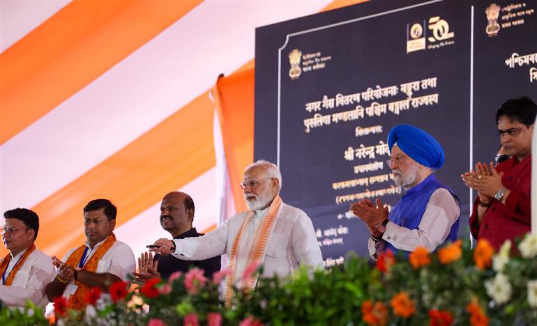 PM lays the foundation stone, inaugurates and dedicates to the Nation various projects at Durgapur, in West Bengal on July 18, 2025.