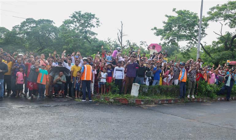 PM receives warm welcome by people on his arrival at Durgapur, in West Bengal on July 18, 2025.