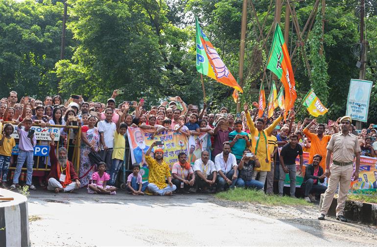 PM receives warm welcome by people on his arrival at Durgapur, in West Bengal on July 18, 2025.