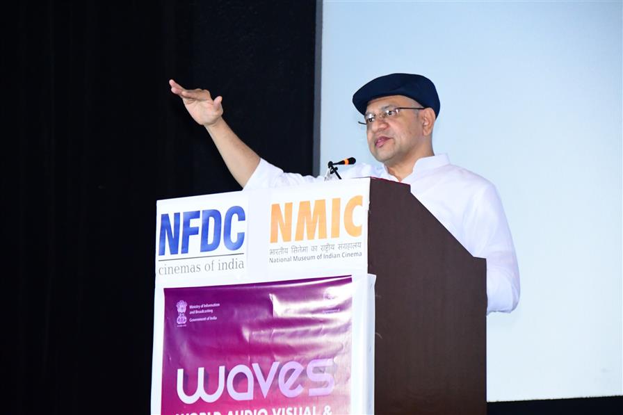 The Outcome Reports of first edition of the World Audio-Visual and Entertainment Summit (#WAVES2025) was launched by Maharashtra CM Shri Devendra Fadnavis and Union Minister for Information & Broadcasting Shri Ashwini Vaishnaw.