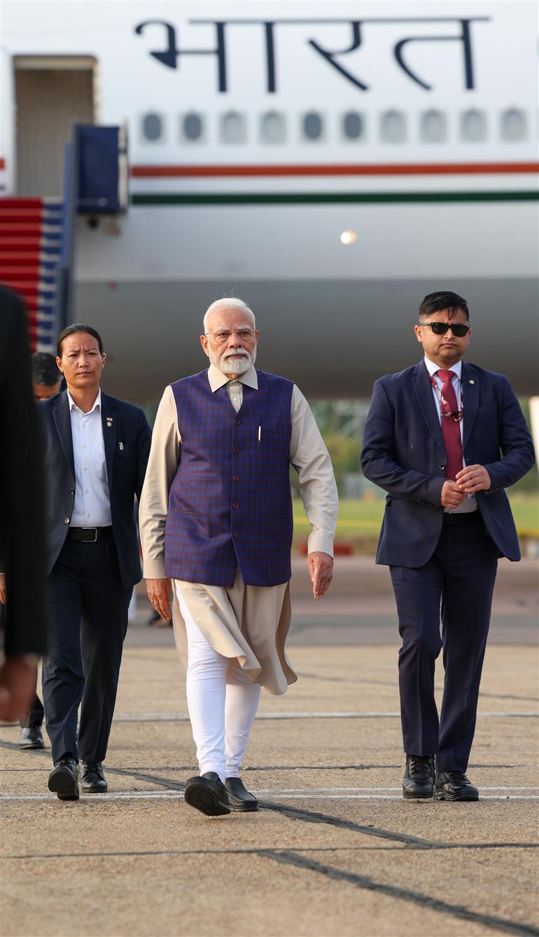 PM arrives in London, United Kingdom on July 23, 2025.:Prime Minister's Office PM arrives in London, United Kingdom on July 23, 2025.:Prime Minister