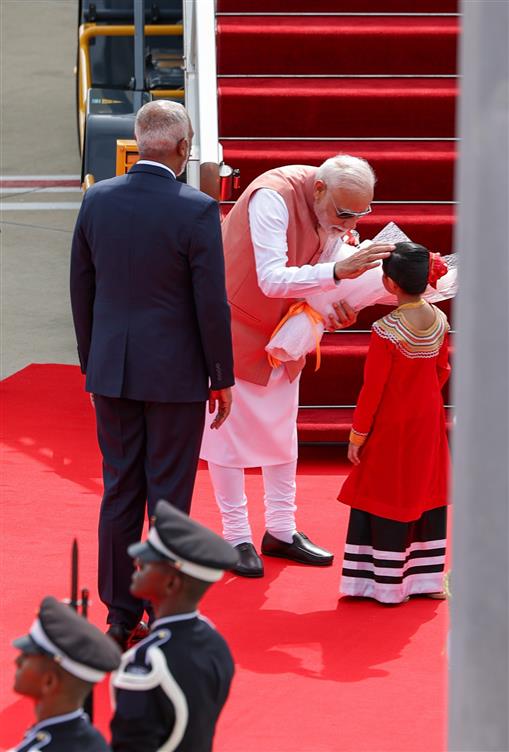 PM receives a warm welcome by the President of Maldives, Dr. Mohamed Muizzu on his arrival at Malé, in Maldives on July 25, 2025.:Prime Minister's Office PM receives a warm welcome by the President of Maldives, Dr. Mohamed Muizzu on his arrival at Malé, in Maldives on July 25, 2025.:Prime Minister