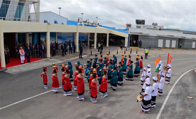 PM receives a warm welcome by the President of Maldives, Dr. Mohamed Muizzu on his arrival at Malé, in Maldives on July 25, 2025.:Prime Minister's Office PM receives a warm welcome by the President of Maldives, Dr. Mohamed Muizzu on his arrival at Malé, in Maldives on July 25, 2025.:Prime Minister