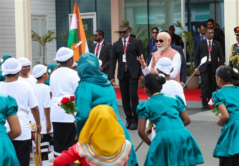 PM receives a warm welcome by the President of Maldives, Dr. Mohamed Muizzu on his arrival at Malé, in Maldives on July 25, 2025.:Prime Minister's Office PM receives a warm welcome by the President of Maldives, Dr. Mohamed Muizzu on his arrival at Malé, in Maldives on July 25, 2025.:Prime Minister