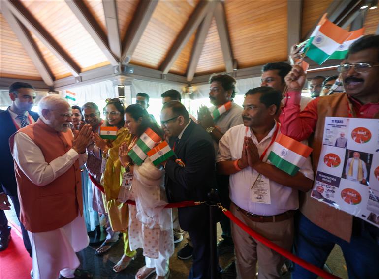 PM being welcomed by Indian Diaspora at Kurumba Resort, in Maldives on July 25, 2025.:Prime Minister's Office PM being welcomed by Indian Diaspora at Kurumba Resort, in Maldives on July 25, 2025.:Prime Minister