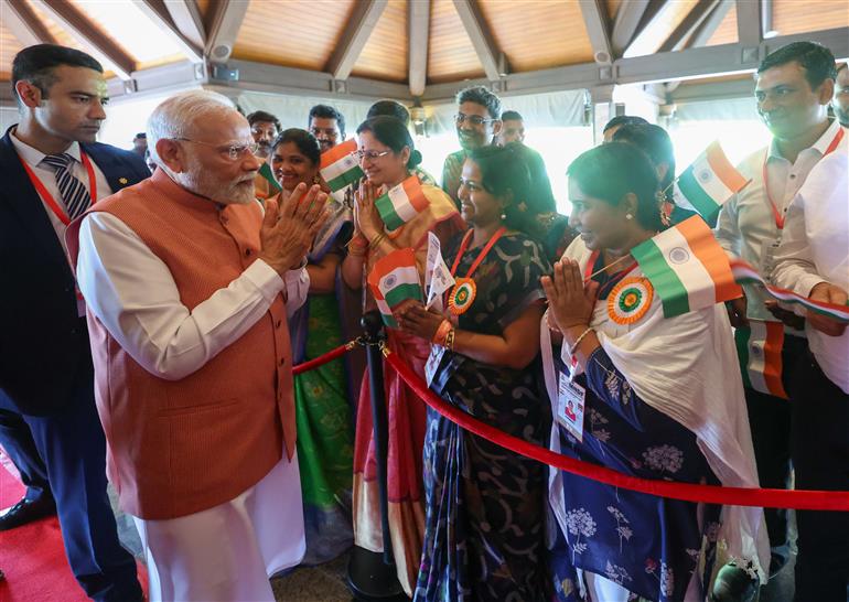 PM being welcomed by Indian Diaspora at Kurumba Resort, in Maldives on July 25, 2025.:Prime Minister's Office PM being welcomed by Indian Diaspora at Kurumba Resort, in Maldives on July 25, 2025.:Prime Minister