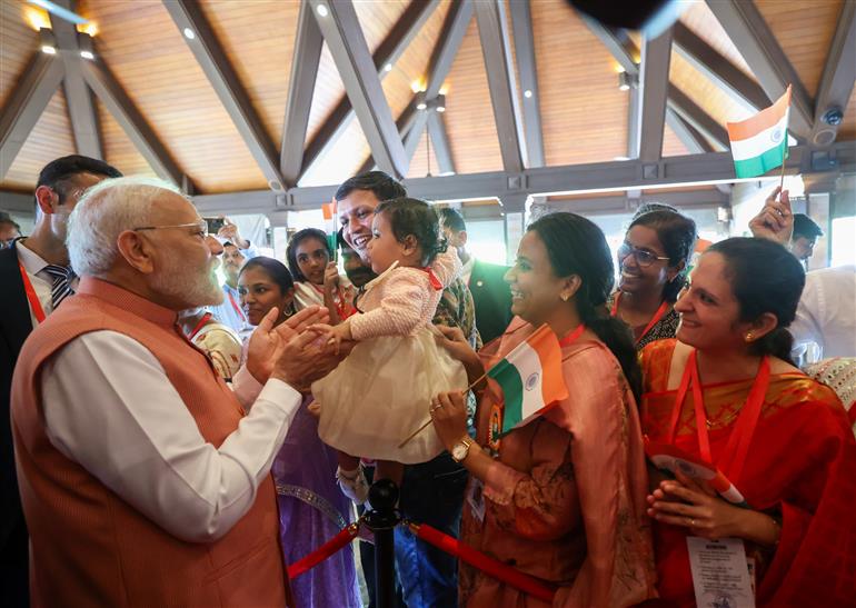 PM being welcomed by Indian Diaspora at Kurumba Resort, in Maldives on July 25, 2025.:Prime Minister's Office PM being welcomed by Indian Diaspora at Kurumba Resort, in Maldives on July 25, 2025.:Prime Minister