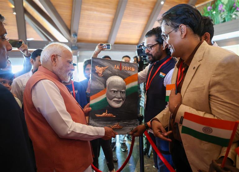 PM being welcomed by Indian Diaspora at Kurumba Resort, in Maldives on July 25, 2025.:Prime Minister's Office PM being welcomed by Indian Diaspora at Kurumba Resort, in Maldives on July 25, 2025.:Prime Minister