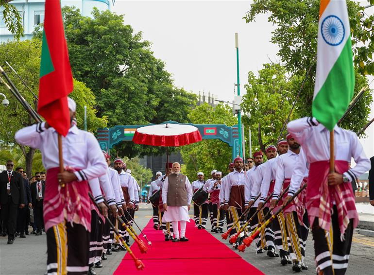 PM walks through a Cultural Procession to President’s Office, in Maldives on July 25, 2025.:Prime Minister's Office PM walks through a Cultural Procession to President’s Office, in Maldives on July 25, 2025.:Prime Minister
