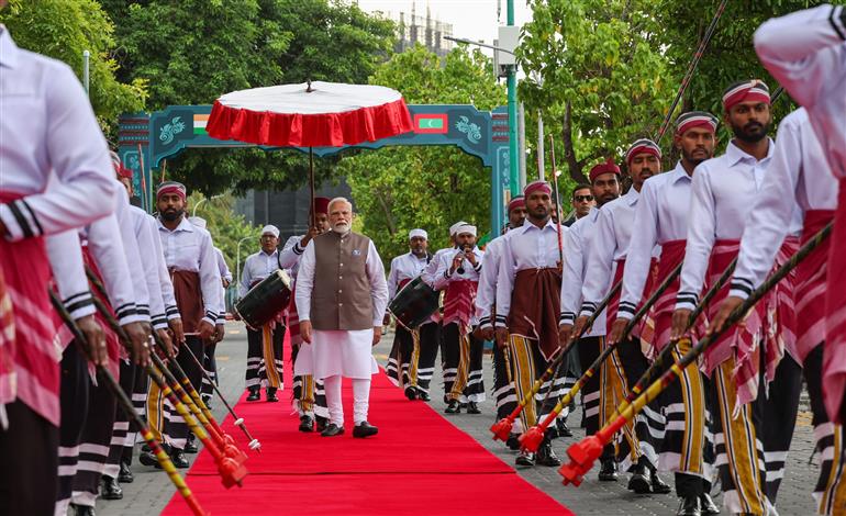 PM walks through a Cultural Procession to President’s Office, in Maldives on July 25, 2025.:Prime Minister's Office PM walks through a Cultural Procession to President’s Office, in Maldives on July 25, 2025.:Prime Minister