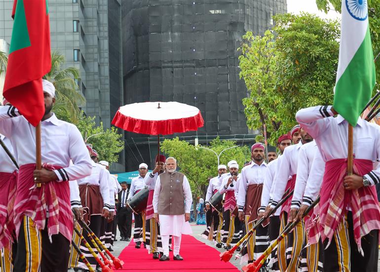 PM walks through a Cultural Procession to President’s Office, in Maldives on July 25, 2025.:Prime Minister's Office PM walks through a Cultural Procession to President’s Office, in Maldives on July 25, 2025.:Prime Minister