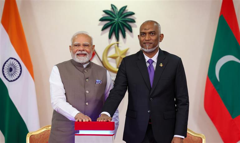 PM met the President of Maldives, Dr. Mohamed Muizzu ahead of Exchange of MoUs between India and Maldives at Malé, in Maldives on July 25, 2025.:Prime Minister's Office PM met the President of Maldives, Dr. Mohamed Muizzu ahead of Exchange of MoUs between India and Maldives at Malé, in Maldives on July 25, 2025.:Prime Minister